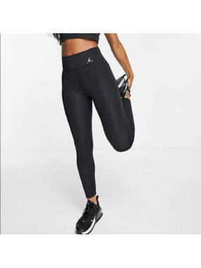 Jordan Women's Essentials 7/8 Leggings With Pockets Size Med